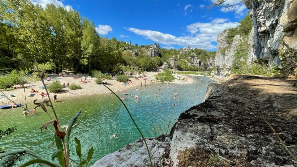 Photos De Plage Cailloux De Labeaume Domaine de la Jarjatte : gites de charme avec piscine indépendante à